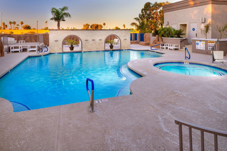 Sport & Beauty 2, DoubleTree by Hilton Phoenix Mesa, Maricopa