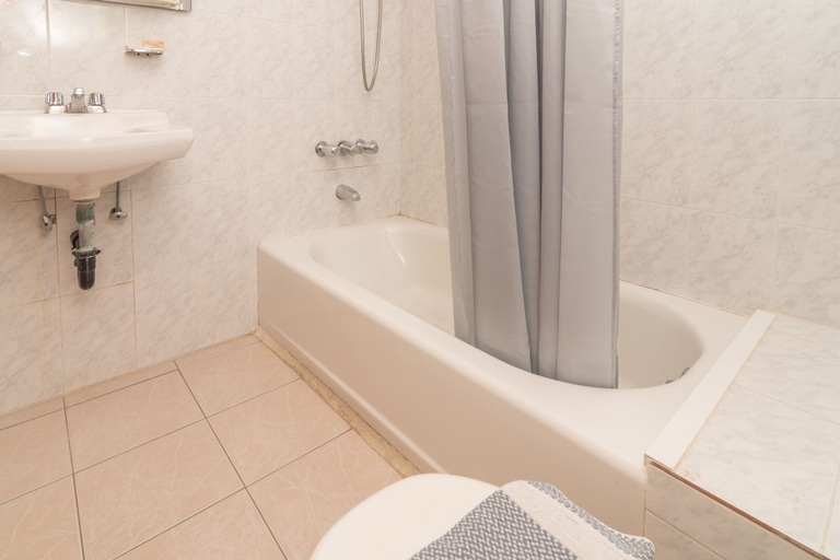 Bathroom 5, Mediterranean Sea Top Floor, Crete