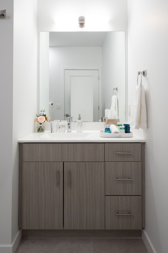 Bathroom 3, Luxury Furnished Apartments Downtown at Yale, New Haven