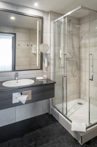Bathroom 4, Hotel Chemnitzer Hof, Chemnitz