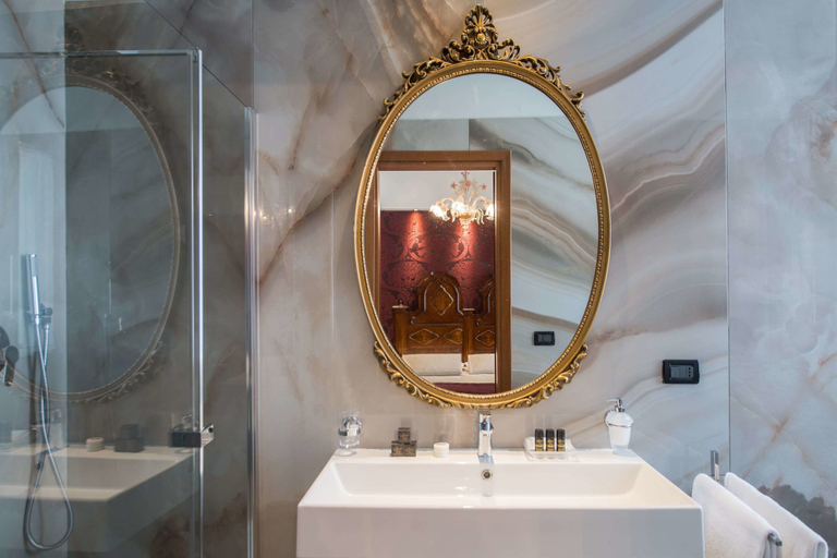 Bathroom 5, Locanda Leon Bianco on the Grand Canal, Venezia