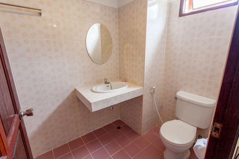 Bathroom 3, Hugs Guesthouse, Ko Lanta