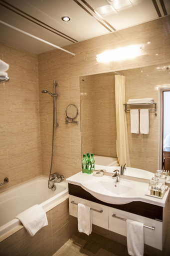 Bathroom 4, Hotel Parus, Khabarovskiy rayon