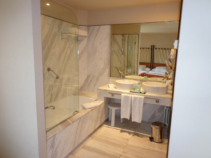 Bathroom 4, Parador de Alarcón, Cuenca