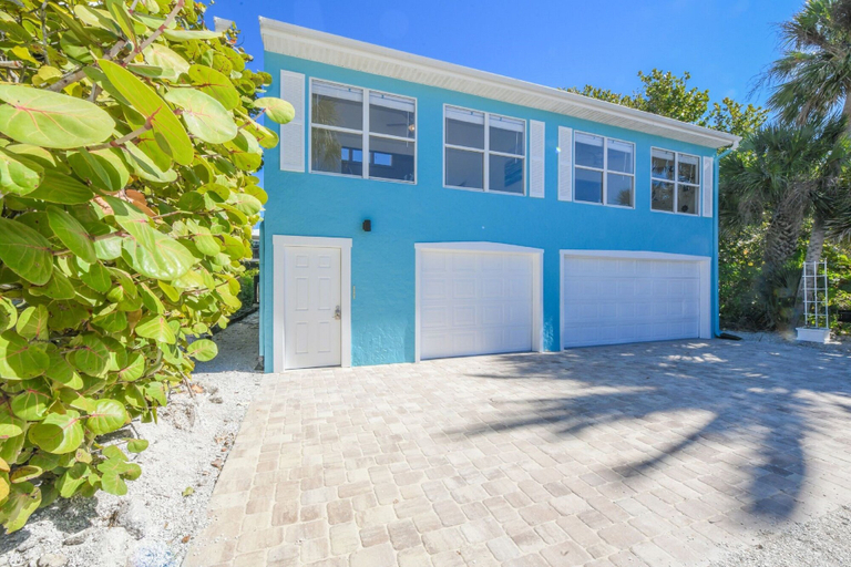Exterior & Views 2, Living the Dream by Beachside Managment, Sarasota