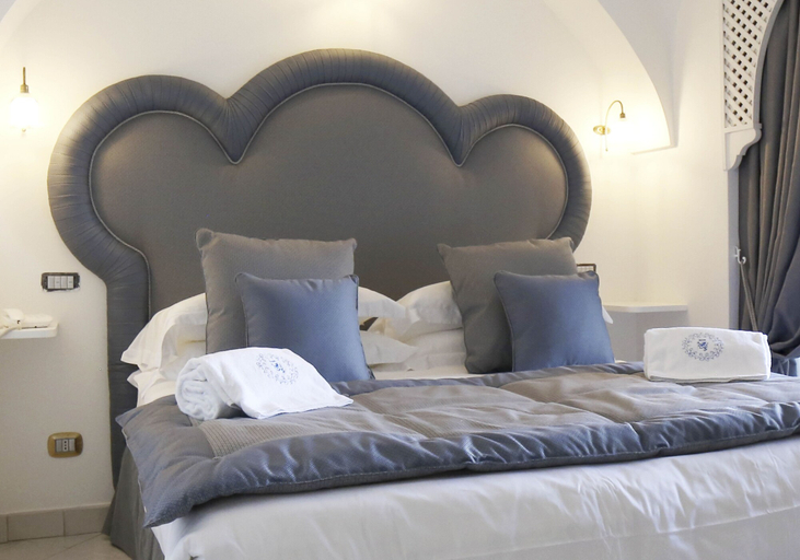 Bedroom 3, Palazzo Confalone, Salerno
