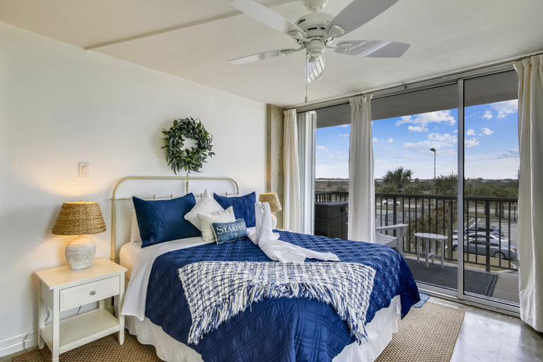 Bedroom 2, Islander East 113-beachfront Sailaway, Galveston