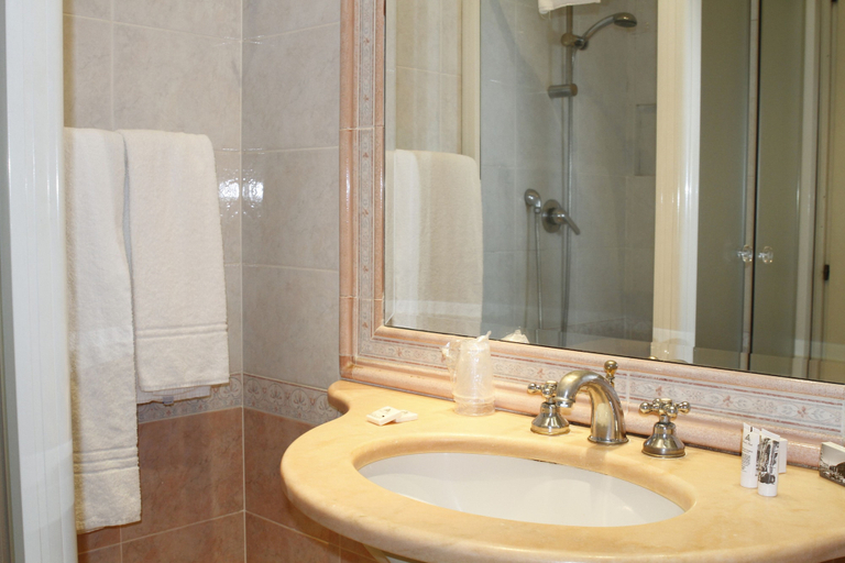 Bathroom 4, Hotel Eliseo, Rome