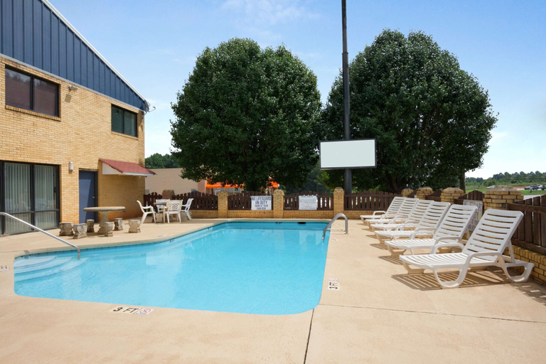 Sport & Beauty 5, Days Inn by Wyndham Richburg, Chester