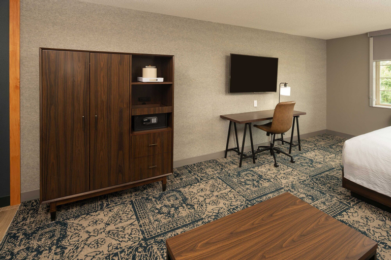 Bedroom 12