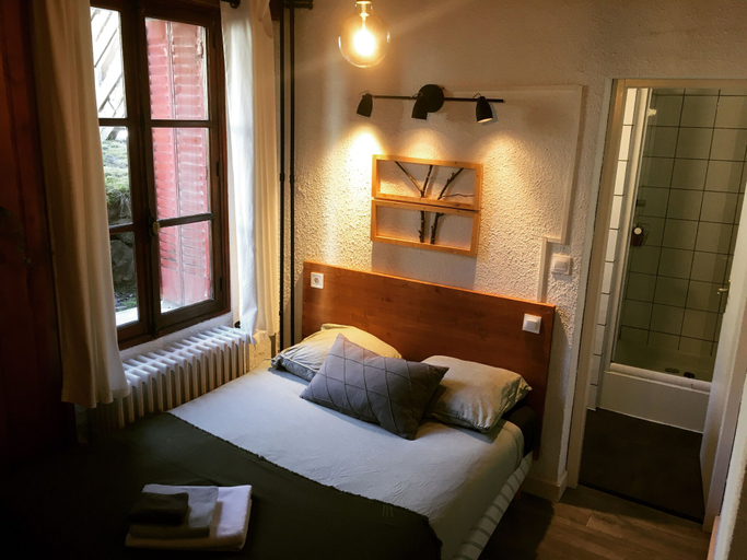 Bedroom 2, Hotel Au Bon Accueil, Isère