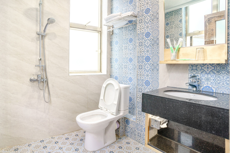 Bathroom 3, Hou Kong Hotel, Macao