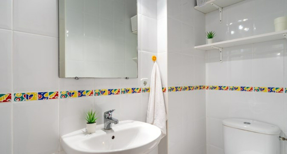 Bathroom 4, 107700 - Studio in Benalmádena, Málaga