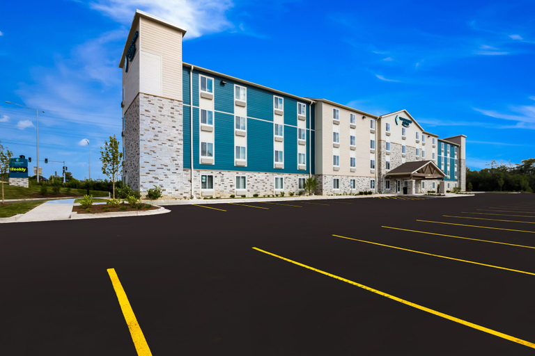 Exterior & Views 2, WoodSpring Suites Elgin - Chicago, Kane