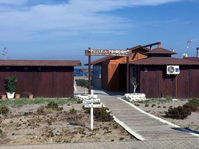 Exterior & Views 2, VenAVera C10A - Ground floor Garden 3Bedrooms/2Baths Beachfront, WIFI, Almería