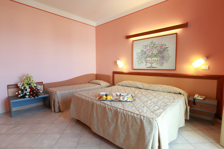 Bedroom 3, Hotel Caravel, Napoli
