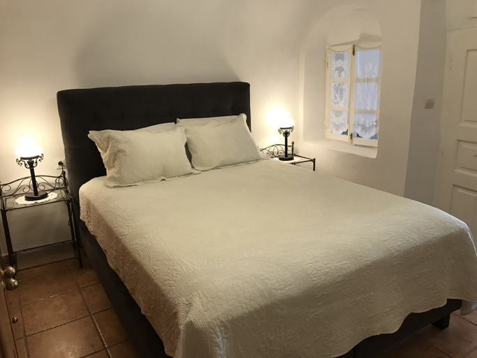 Bedroom 3, Kadia Traditional Residences, South Aegean