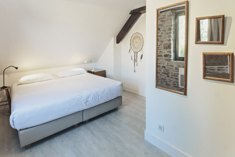 Bedroom 2, Gîtes La Source, Dordogne