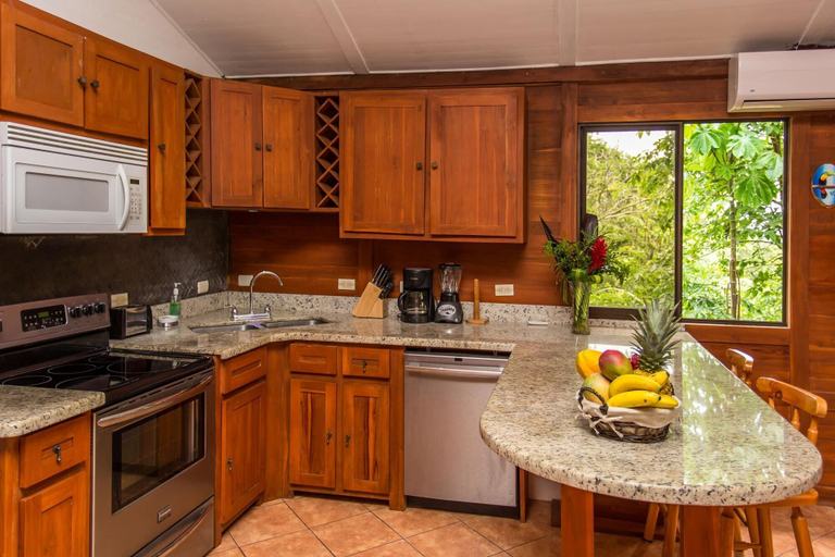 Others 5, Casa Macaw Jungle Cabin w Private Pool AC, Aguirre