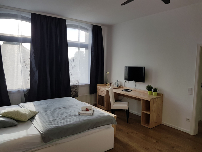 Bedroom 4, Bennett's Restaurant & Hotel, Gifhorn