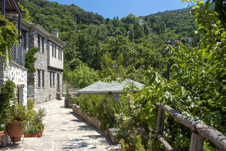 Exterior & Views 2, To Stefani tis Makrinas, Thessaly