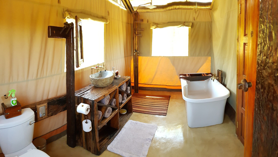 Bathroom, OuKlip Game Lodge, City of Tshwane