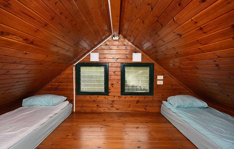 Bedroom 3, Tuscana cabins