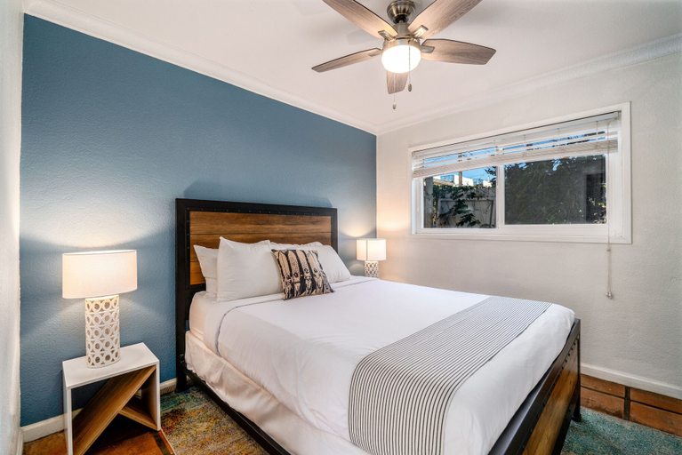 Bedroom 3, Los Bungalows, San Diego