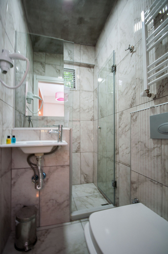 Bathroom 3, Newway Apartments, Beşiktaş