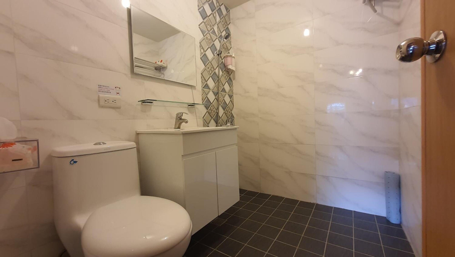 Bathroom 3, Yosemite, Nantou