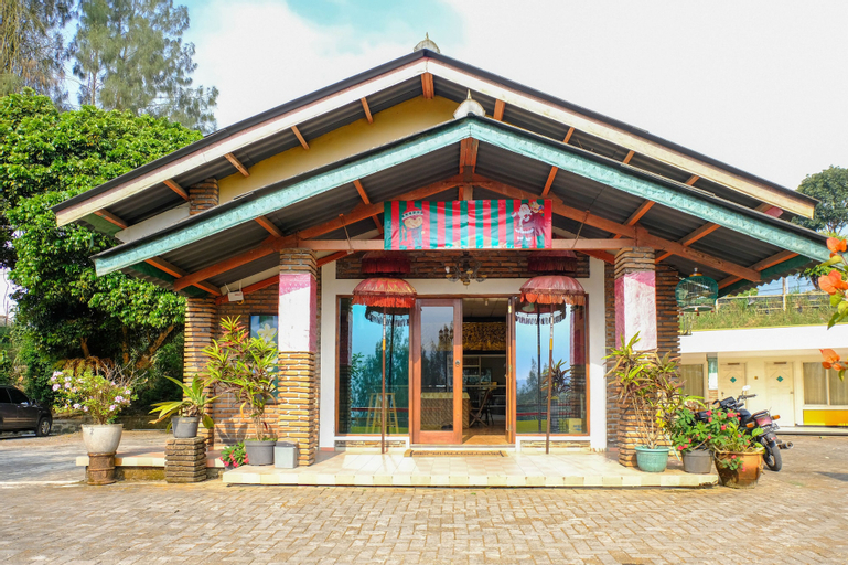 Exterior & Views 22