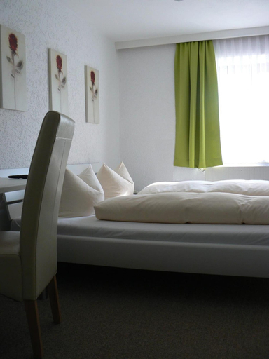 Bedroom 4, Mayerhofer - Hotel - Restaurant - Partyservice - Tagung, Passau