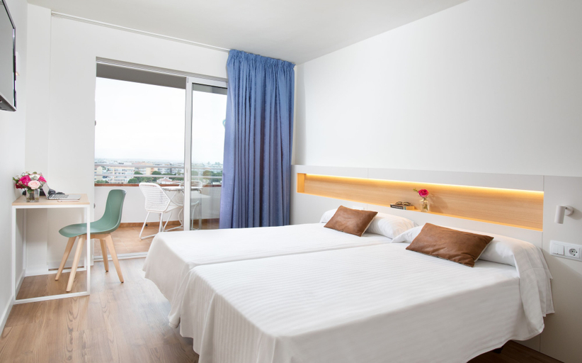 Bedroom 3, Hotel Prestige Sant Marc, Girona