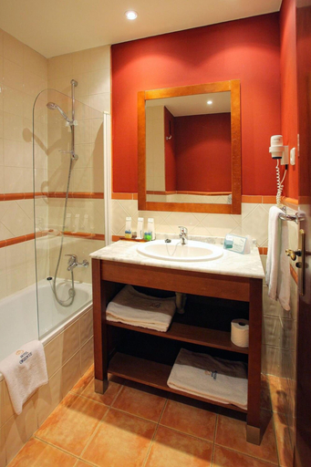 Bathroom 4, Hotel Oriente, Zaragoza