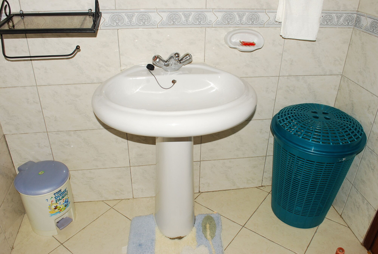 Bathroom 5, Airport View Hotel, Entebbe