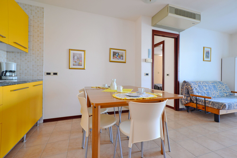 In-room dining 5, Condominio Porta del Mare, Udine