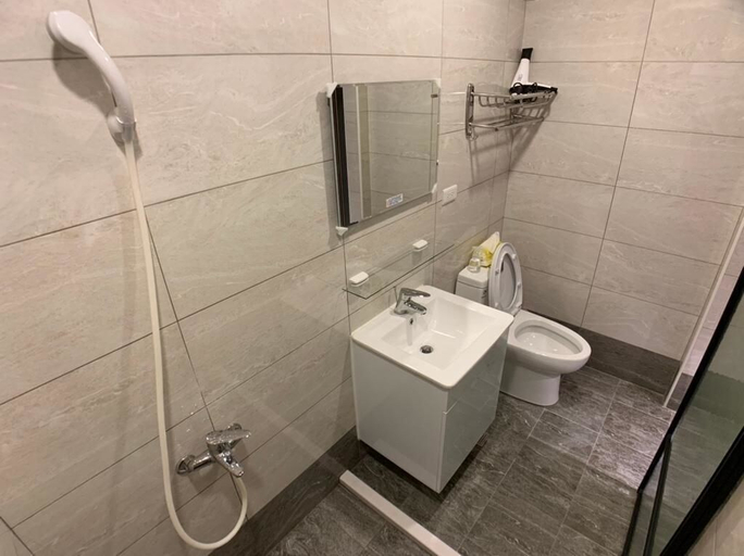 Bathroom 3, Chill Place, Hsinchu City