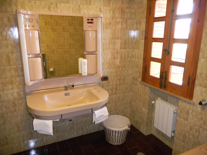 Bathroom 5, Villa Diana, Agrigento