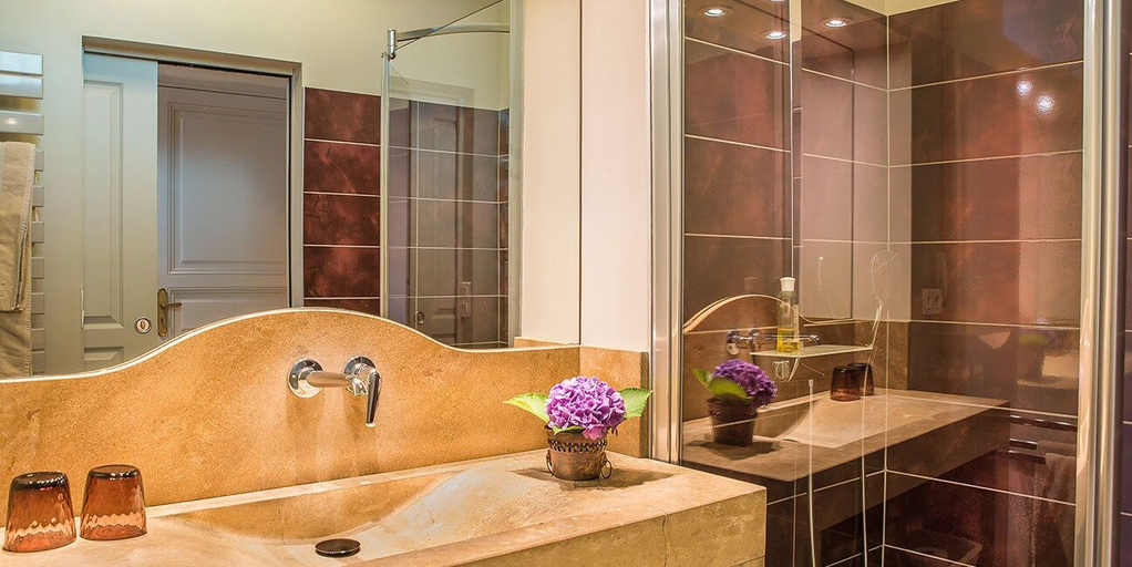 Bathroom 5, Domaine de Labarthe, Lot