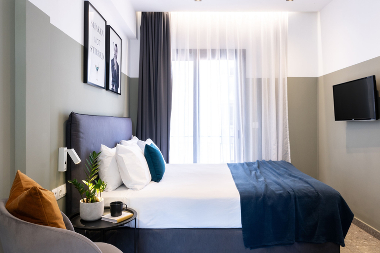 Bedroom 3, Pame Paradiso, Attica