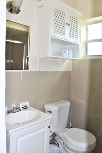 Bathroom 4, Golden Sand Oceanfront, Broward