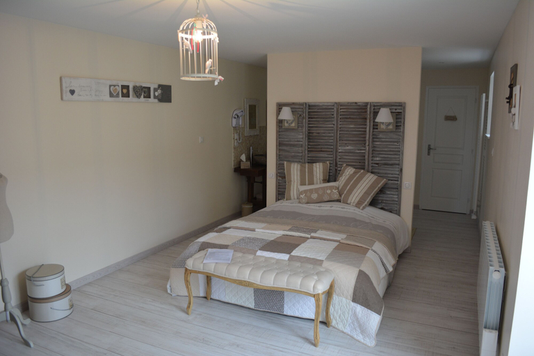 Bedroom 4, Aux 4 cornes - Chambres d'hôtes, Vendée