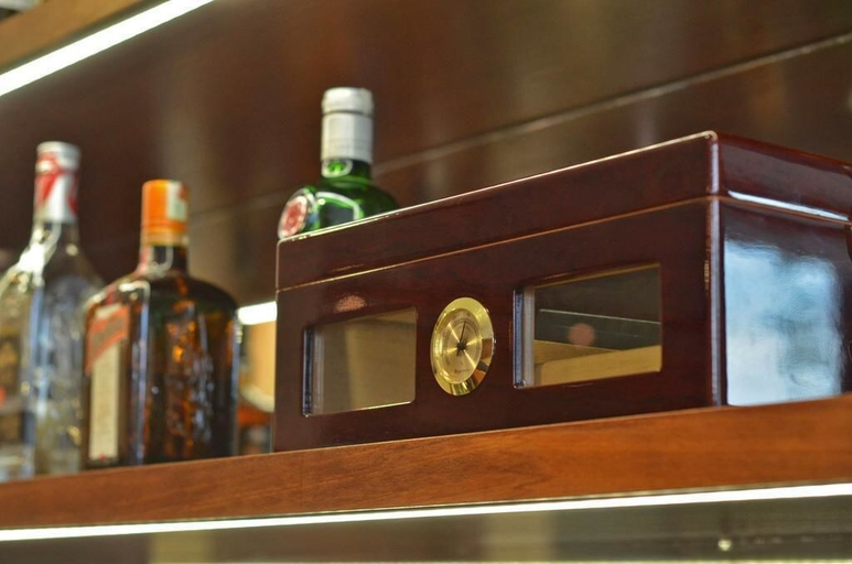 Food & Drinks 5, Central West Hotel, Stolichna