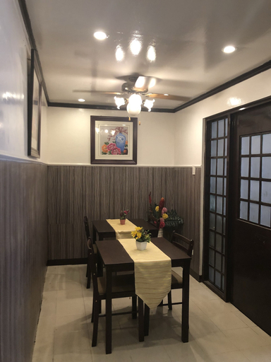 Food & Drinks 2, Amax Inn Makati II, Makati City