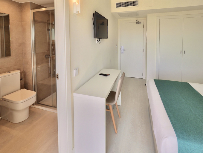 Bedroom 3, BQ Belvedere Hotel, Baleares