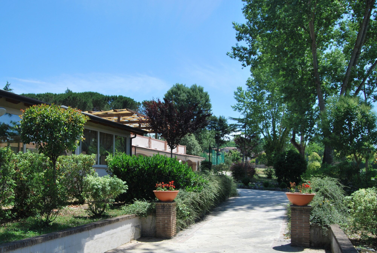 Exterior & Views 2, La Vignola Country Hotel, Frosinone