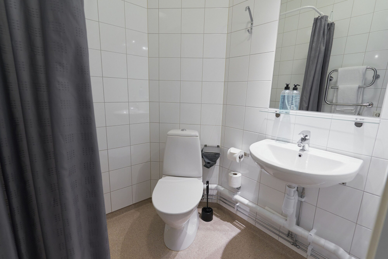 Bathroom 5, Slagsta Gate Hotell, Botkyrka