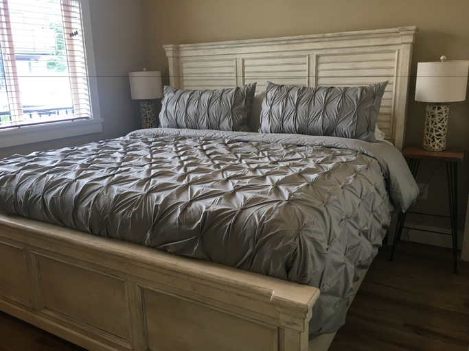 Bedroom 3, Eagle Reach - A West Coast Cottage, Capital
