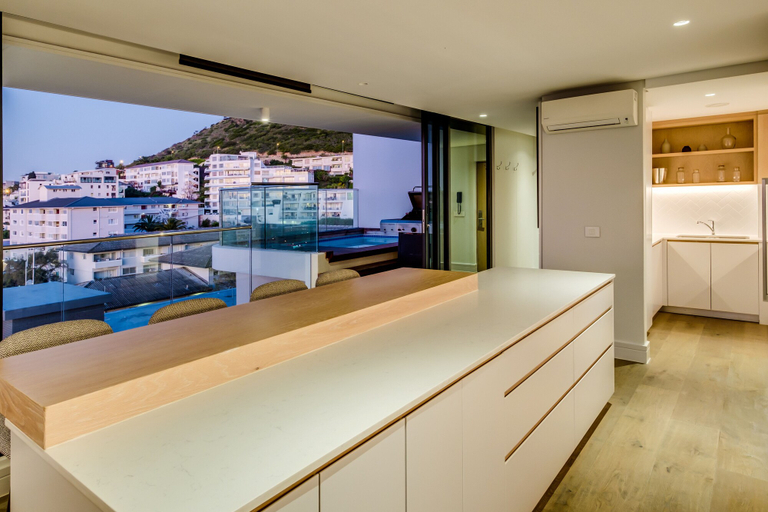 Others 5, Attique Vue, City of Cape Town