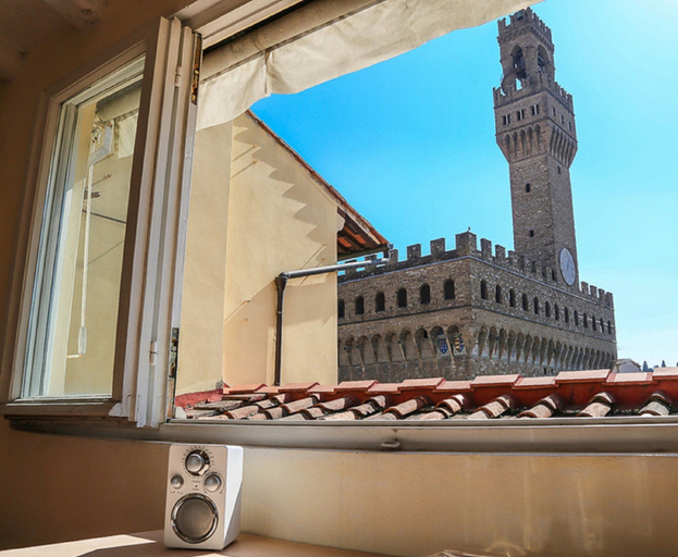 Others 5, Piazza Signoria Terrace, Florence